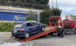 Yolda Faciadan Dönüldü: Küçükçekmece’de Takla Atan Araç Paniğe Neden Oldu