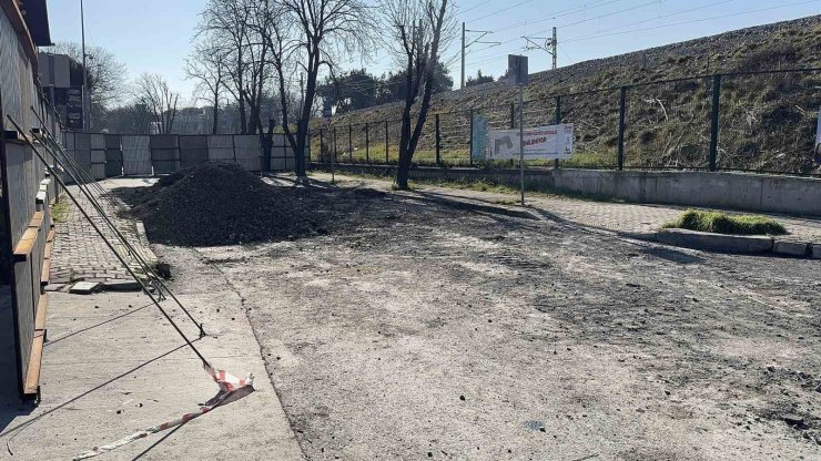 Bakırköy Florya’da Yol Çökmesi Hayatı Felç Etti!