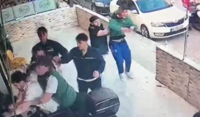 Avcılar’da Bıçaklı Kavga: 2 Kişi Yaralandı, 3 Şüpheli Gözaltında