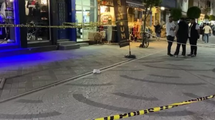 Bağcılar’da Kanlı Saldırı: İş Yerine Açılan Ateşte 5 Kişi Yaralandı