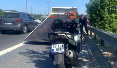 Ümraniye’de Motosiklet Kazası: Belediye İşçisine Çarptı, 2 Yaralı