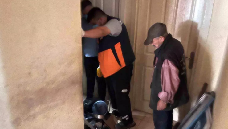Esenyurt’ta Kabus Geri Döndü: Çöp Ev 4. Kez Boşaltıldı