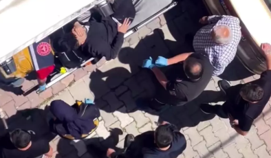 Küçükçekmece’de Sokak Ortasında Silahlı Saldırı: 19 Yaşındaki Genç Yaralandı