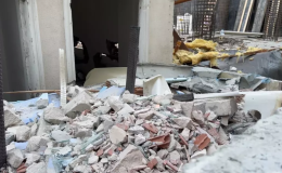 Avcılar’da Beton Panik: 7 Katlı Binanın Çatısından Parçalar Düştü!