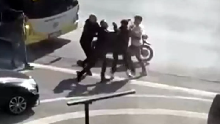 Avcılar’da Yol Kavgası: Otobüs Şoförü ile Motosikletli Birbirine Girdi