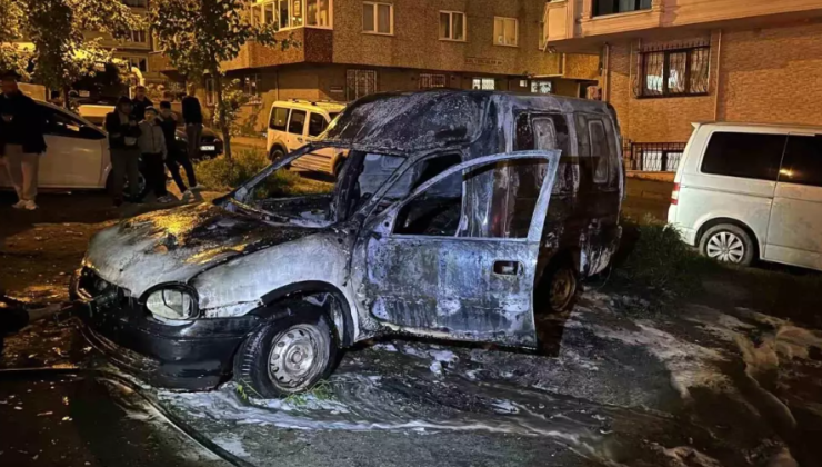 Küçükçekmece’de Boş Arazide Korkutan Yangın
