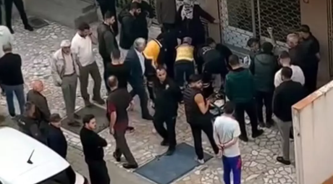 Avcılar’da İnternet Kafede Bıçaklı Kavga: 2 Yaralı, 3 Gözaltı