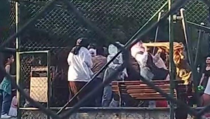 Esenyurt’ta Parkta Çocuk Kavgası, Anneleri de Sardı!