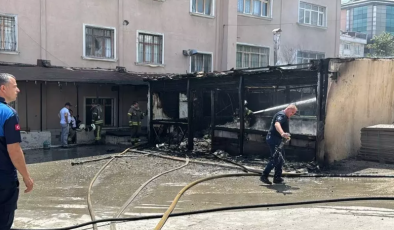 Esenyurt’ta Öğrenci Yurdu Bahçesinde Yangın: Kulübe Kül Oldu!