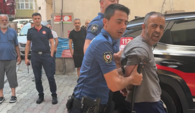 Kağıthane’de Akli Dengesi Bozuk Kişi Evinde Yangın Çıkardı, Polisle Arbede Yaşadı