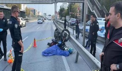 Avcılar’da Motosiklet Kazası Kamerada: Metrelerce Savruldu, Şans Eseri Kurtuldu!