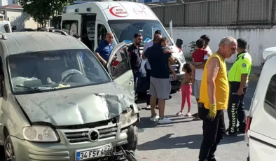 Avcılar’da Dehşet Anları: Park Halindeki Araca Çarptı, 4 Yaralı